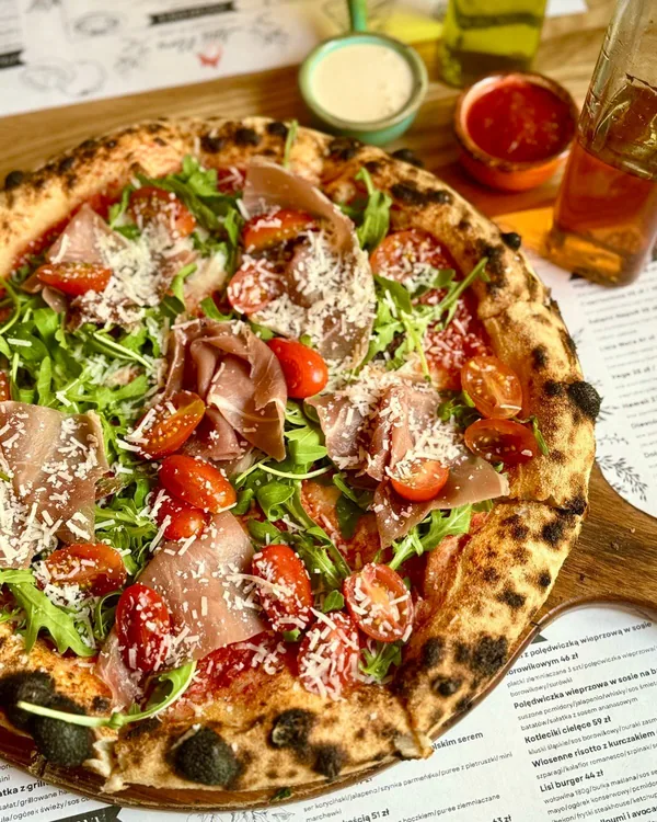 Pizza przygotowywana w Parkowej
